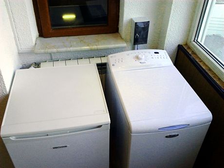 Bucharest short term rental one bedroom apartment Amzei washing machine